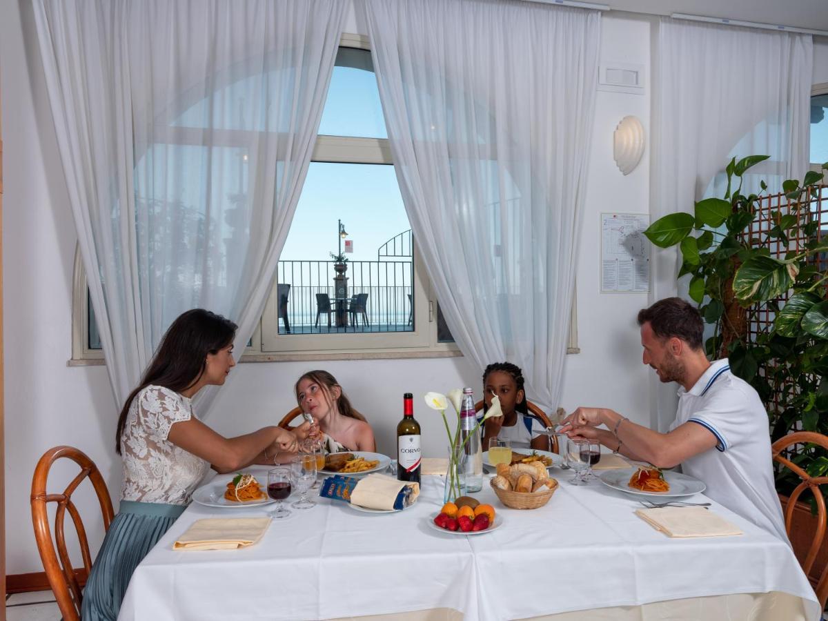 Hotel Olimpo Le Terrazze Letojanni Luaran gambar