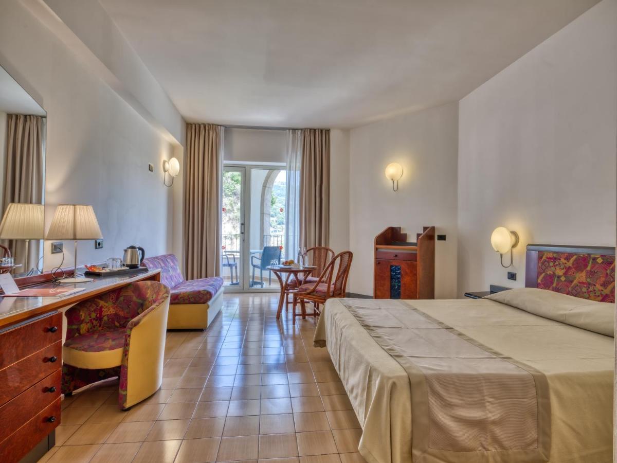 Hotel Olimpo Le Terrazze Letojanni Luaran gambar