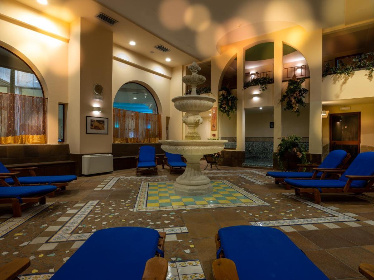 Hotel Olimpo Le Terrazze Letojanni Luaran gambar