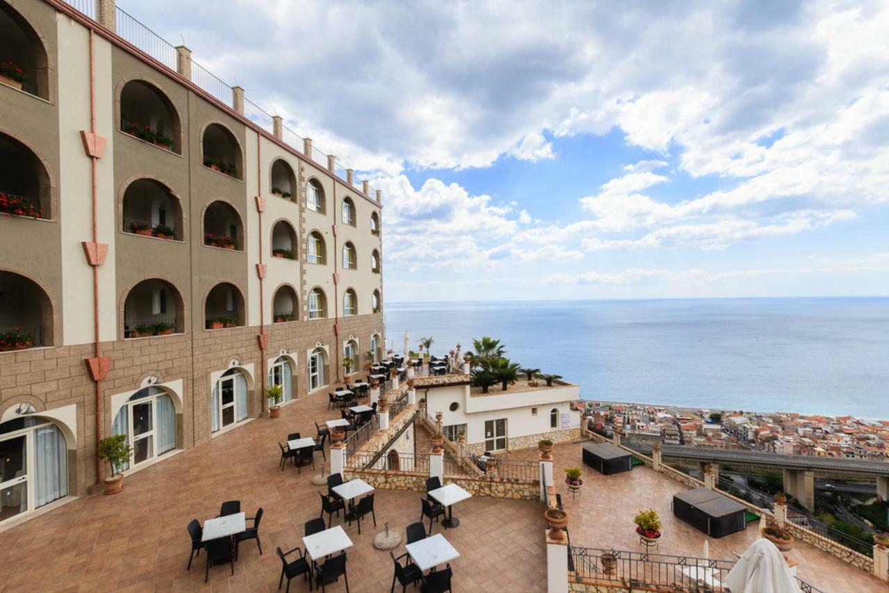 Hotel Olimpo Le Terrazze Letojanni Luaran gambar